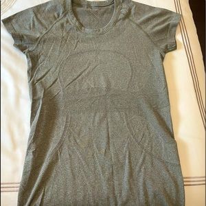 Lululemon iconic fitted t shirt olive